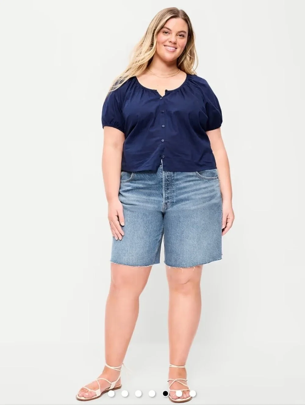 Old Navy Mid Rise Baggy Blue Wash Cut Off Denim Jean Shorts 12 - New with tags